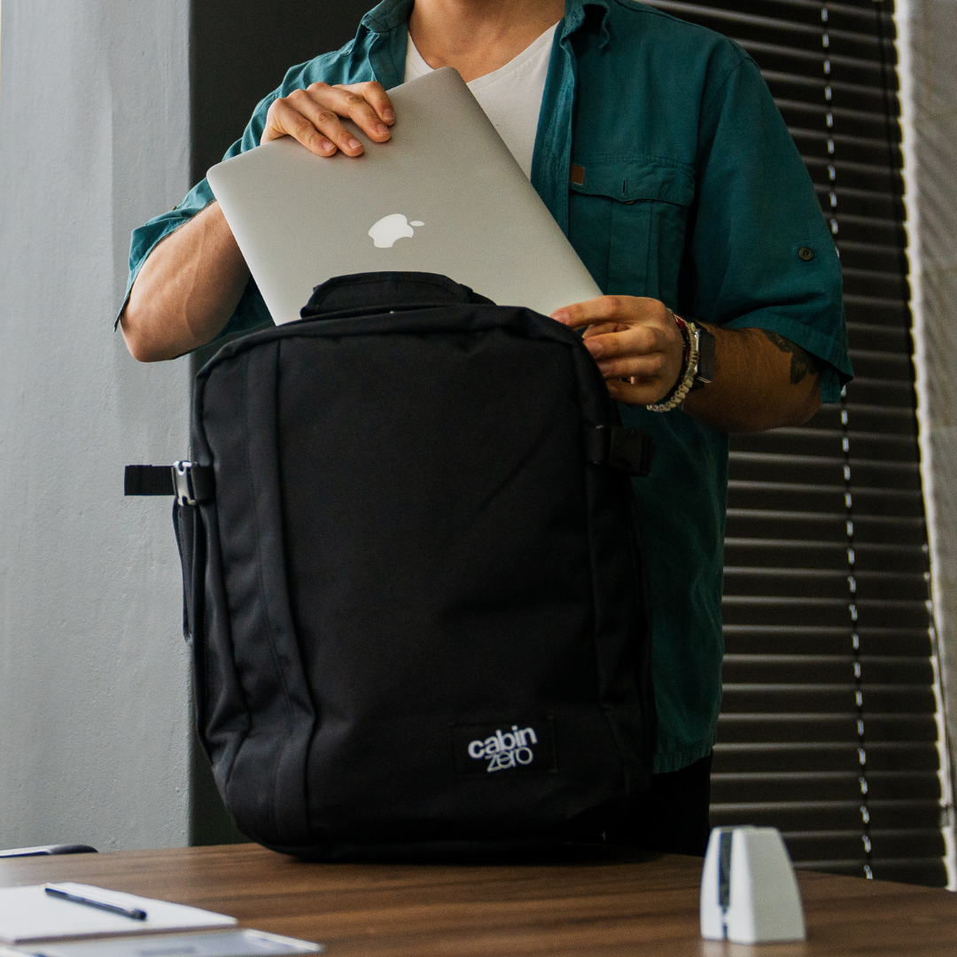 Classic Tech Mochila -  28L Absolute Black