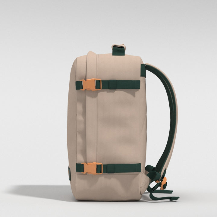バッグ Cabin Backpack 36L Cebu Sands Classic Backpack & Rucksack - 36L Cebu Sands | CABINZERO