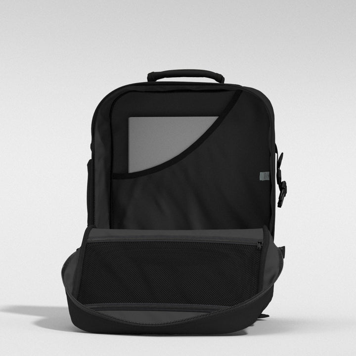 【こま】CABIN ZERO CLASSIC 44L black Classic Backpack - 44L Black Sand | CABINZERO
