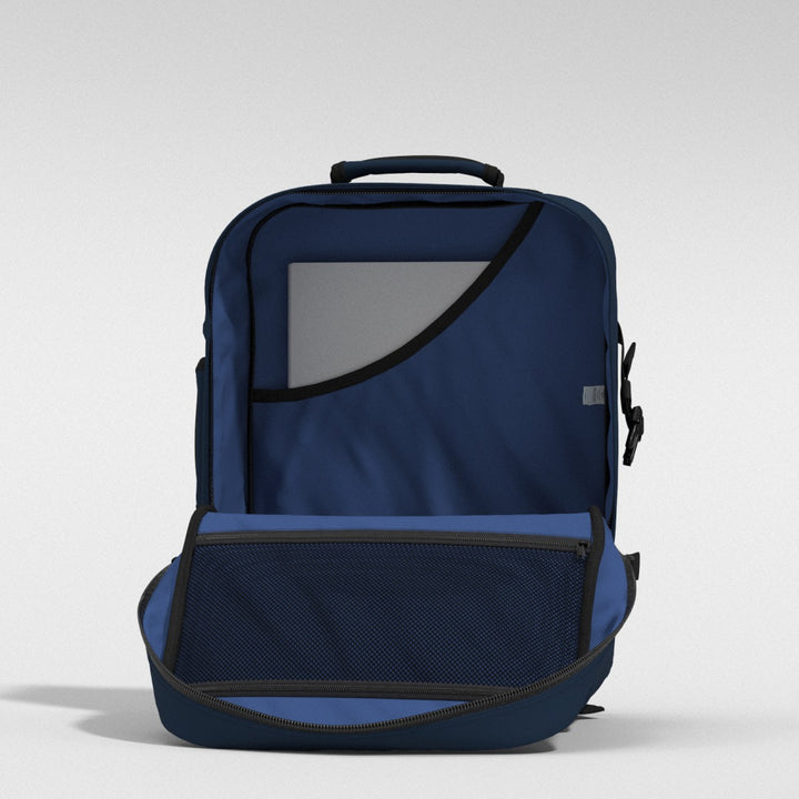 バッグ cabin zero Military 44L NAVY Military - 44L Navy | CABINZERO