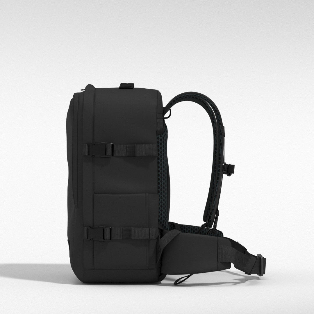 Classic Pro Backpack - 32L Absolute Black | CABINZERO
