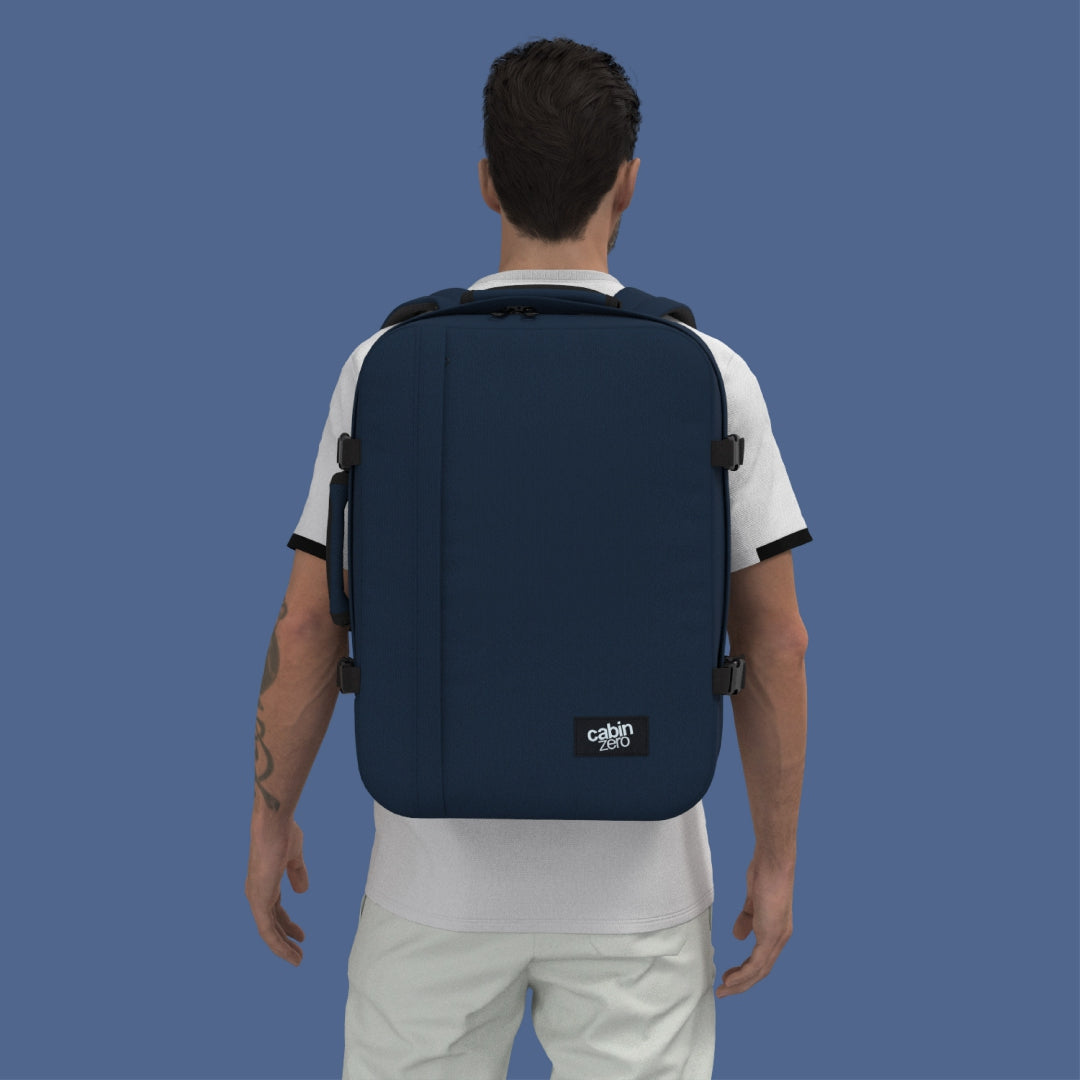 Classic Cabin Backpack 44L Navy