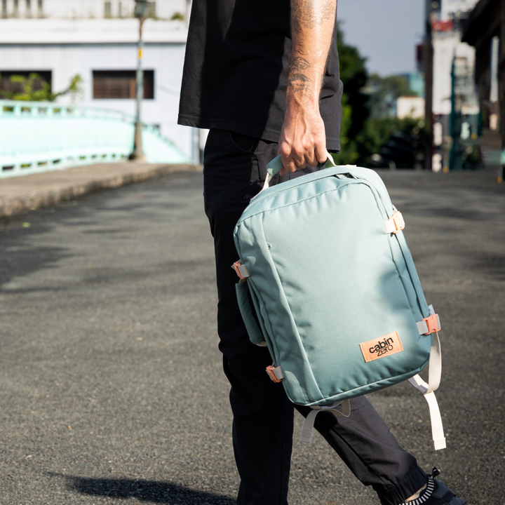 バッグ INV1811STP Sadona Sage Grey 36L Cabin Classic Backpack & Rucksack - 36L Sage Forest | CABINZERO