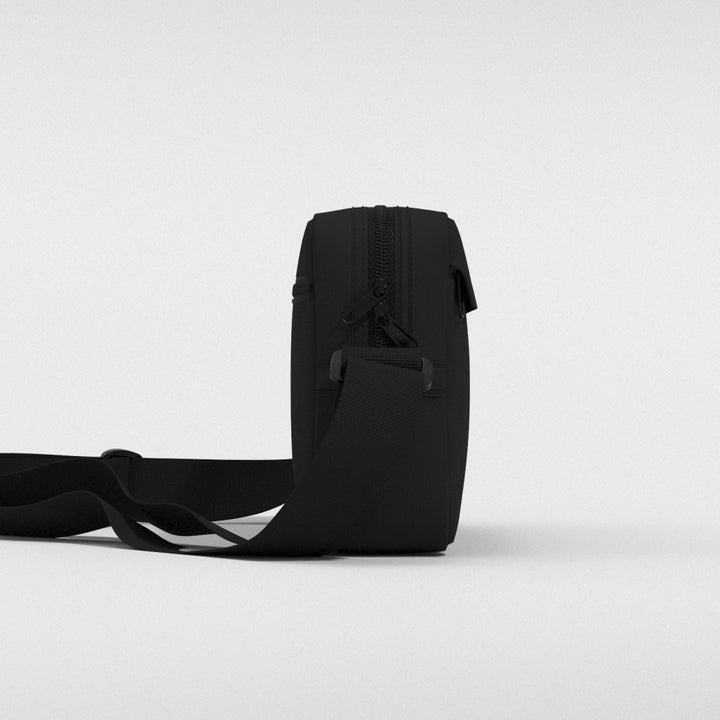 【OUTLIERS】3L SHOLDER BAG Flipside Shoulder Bag - 3L Absolute Black | CABINZERO